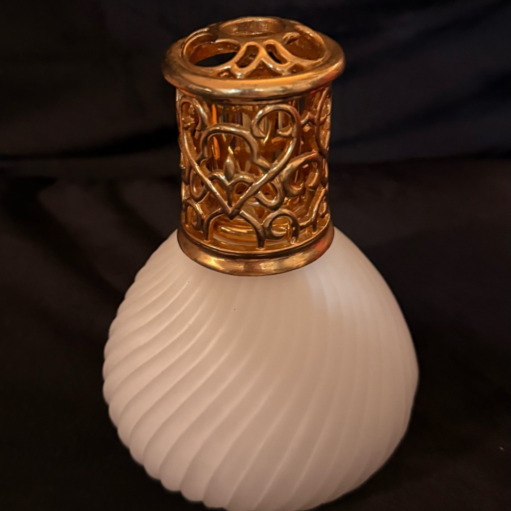 Elegant White Maison Berger Paris Fragrant Lamp